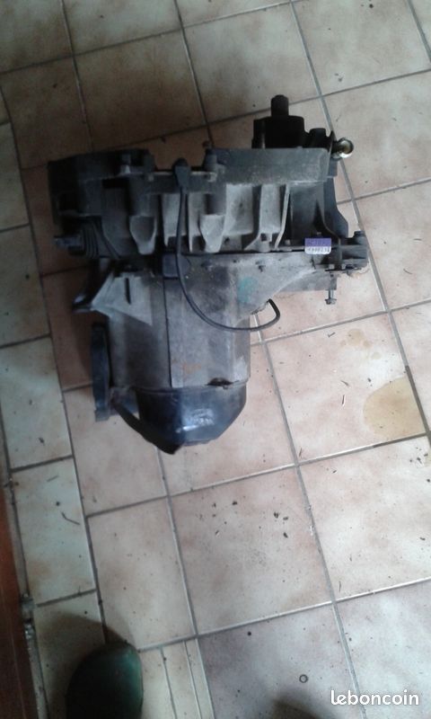Boite renault 19 (image 1)