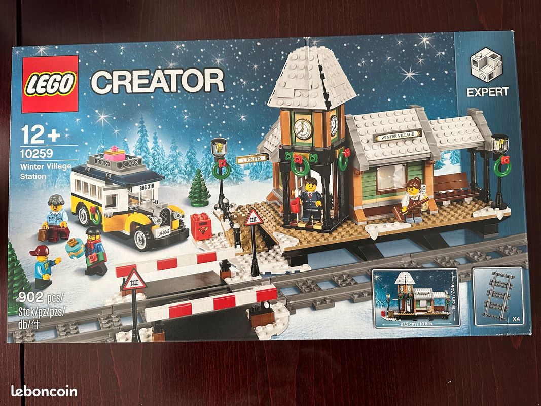 LEGO Le village d'hiver (image 1)