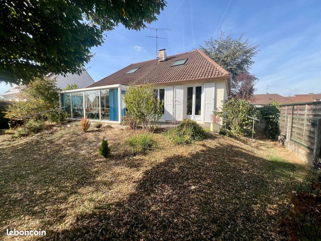 Maison 6 pièces 125 m² · à Égly · 125 m² · 325 000 €