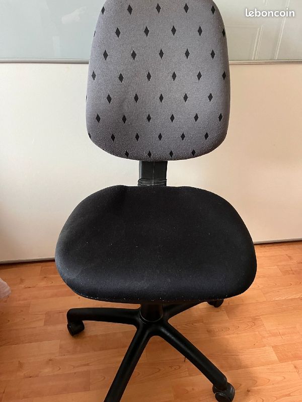 Chaise de bureau (image 1)