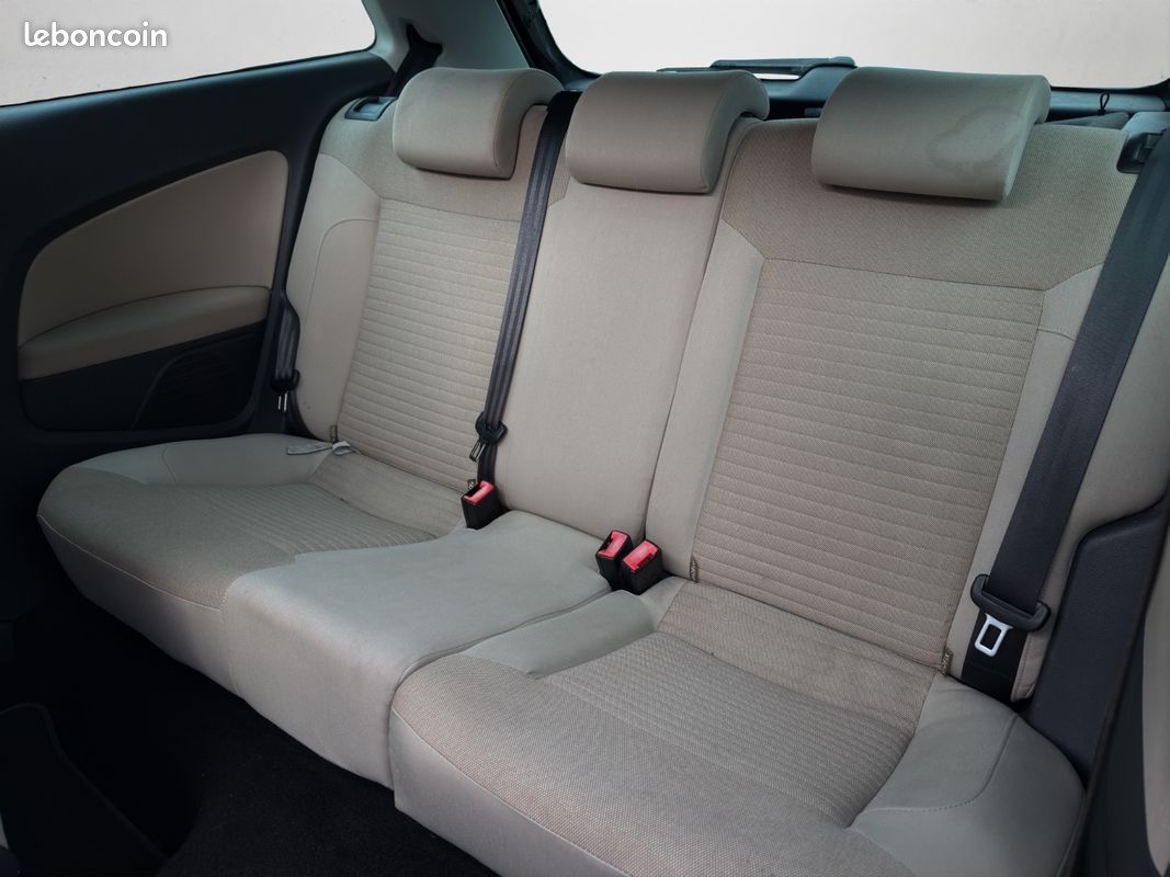 VOLKSWAGEN POLO 1.6 TDI 90 CR FAP Confortline (image 12)