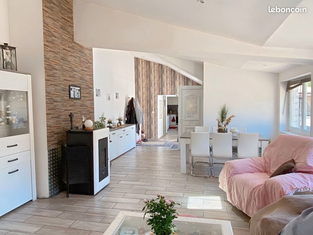 Maison 7 pièces 194 m² (image 2)