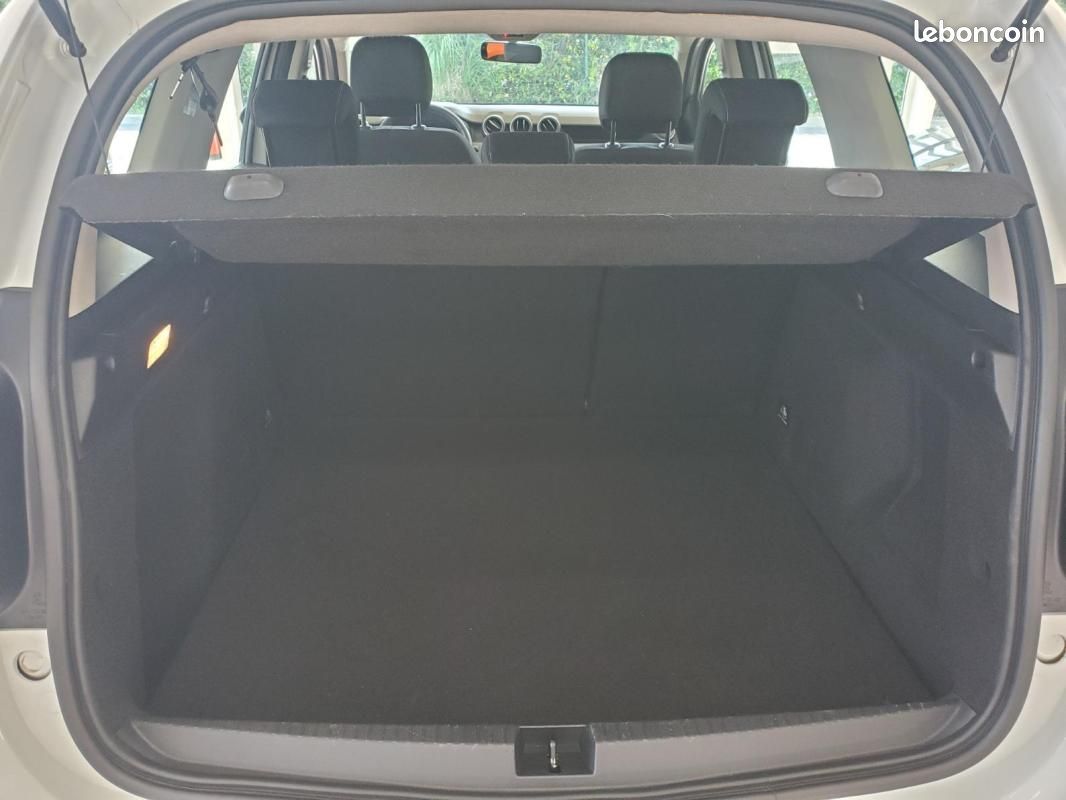 Dacia Duster Blue dCi 115 4x2 Confort (image 11)
