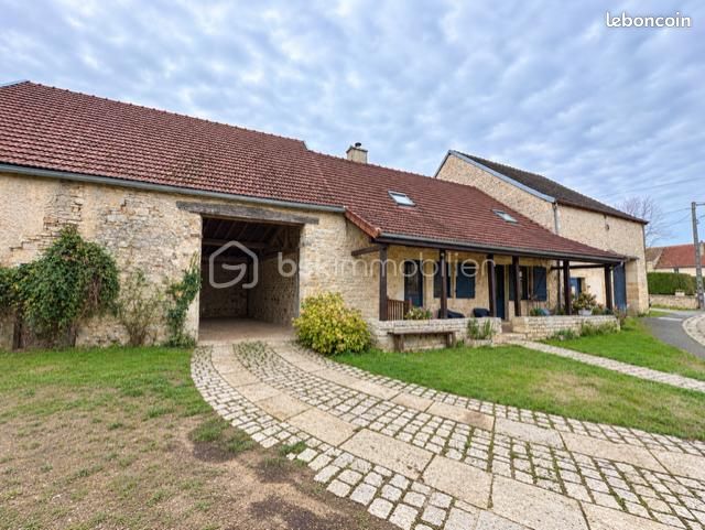 Maison 6 pièces 151 m² · à Buxerolles · 151 m² · 140 000 €