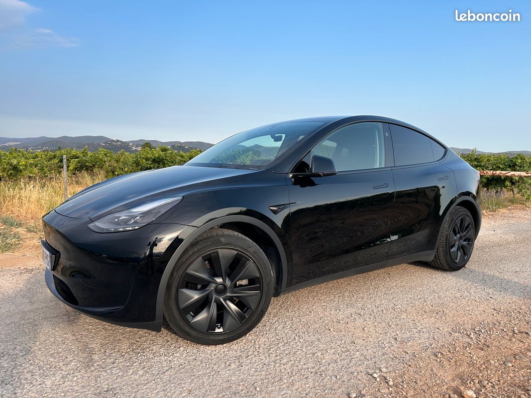Tesla Model Y Grande Autonomie Propulsion – Noir – Excellent état – 12/2024 (image 1)
