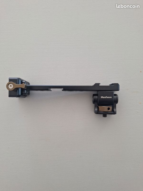 Support de moniteur MINIFOCUS en aluminium, compatible avec les cages vidéo équipées d'un rail NATO (SmallRig, Tilta, Neewer, etc.) (image 1)
