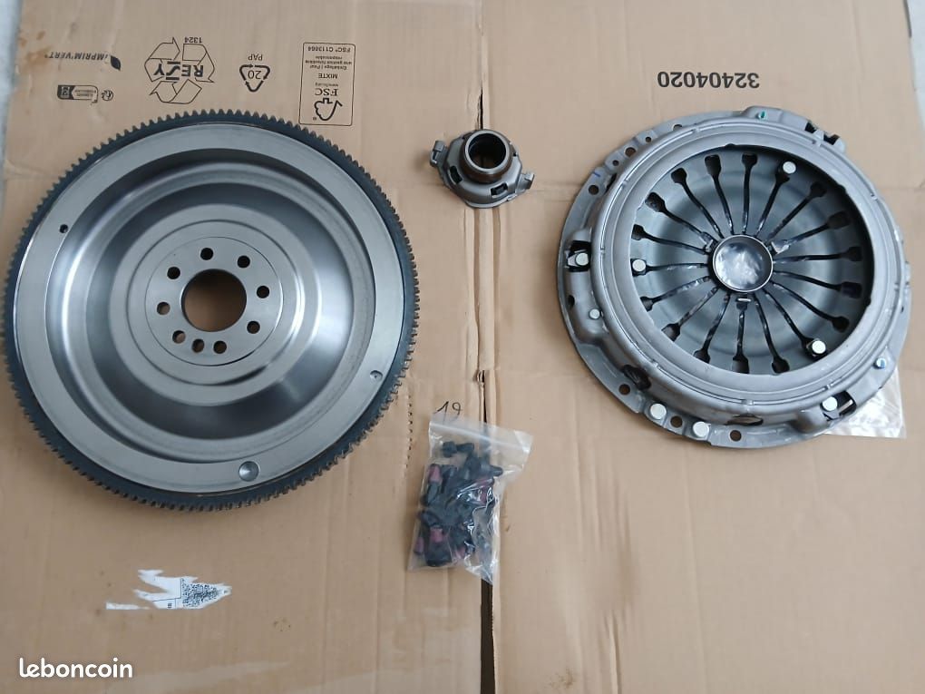 Kit D'embrayage + Volant Moteur Psa C5 C4 Picasso 1.6 Hdi - VALEO - 837162 - Auto
