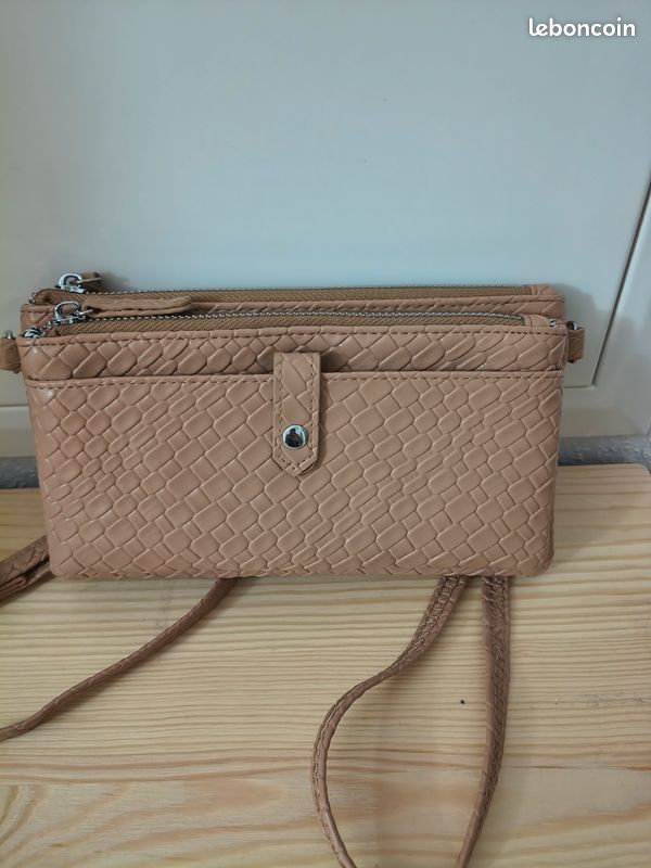 Sac pochette beige (image 1)