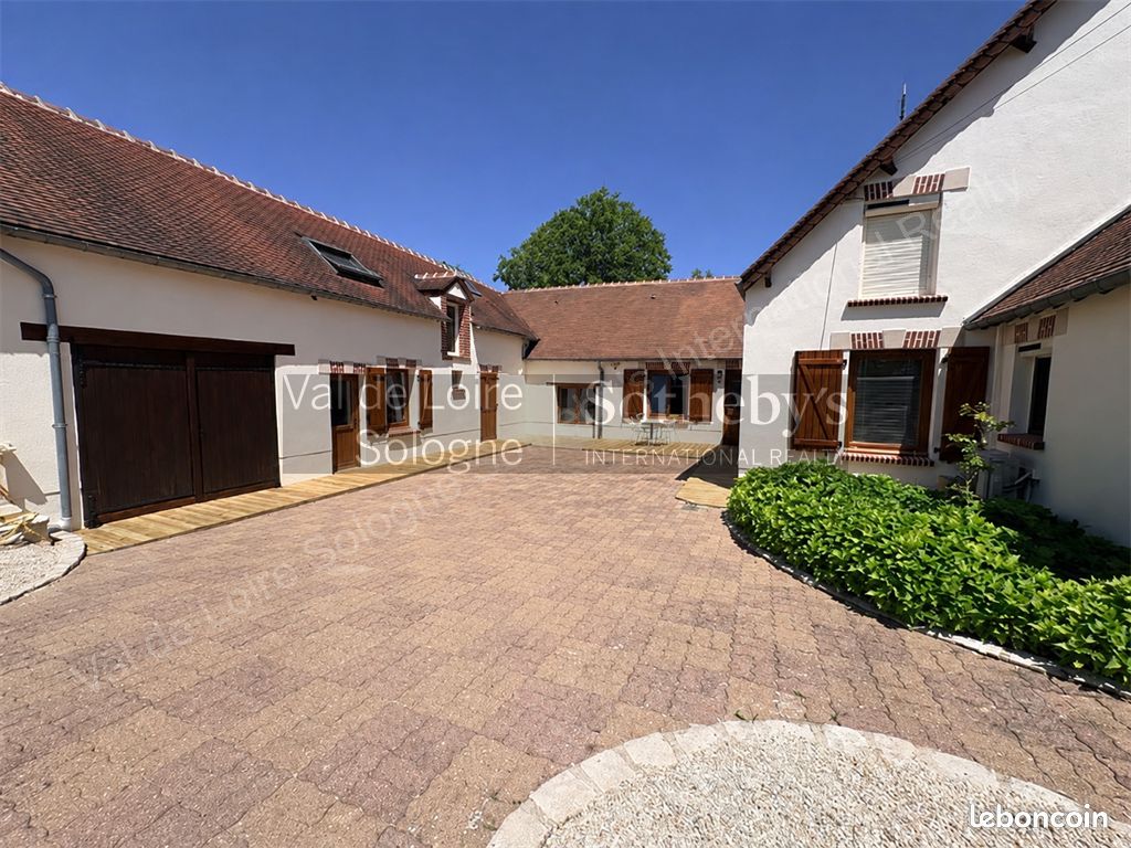Maison 10 pièces 254 m² · à Ingré · 254 m² · 599 000 €