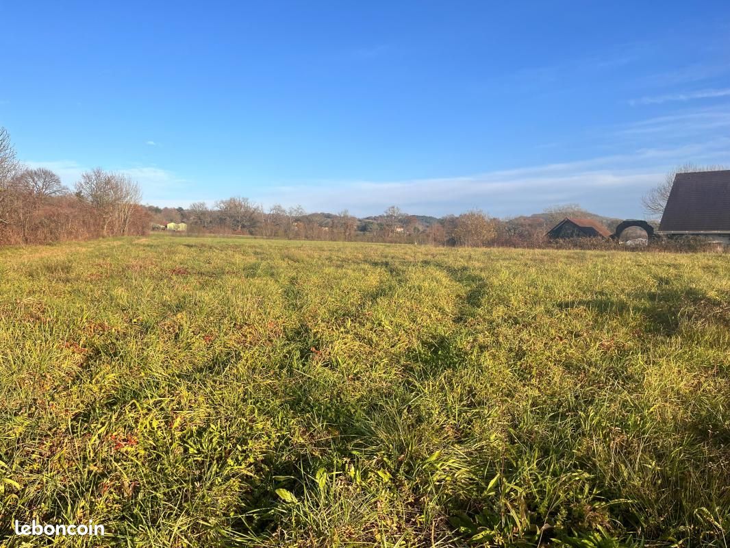 Terrain 1 416 m² Urdes · à Lacq · 43 600 €