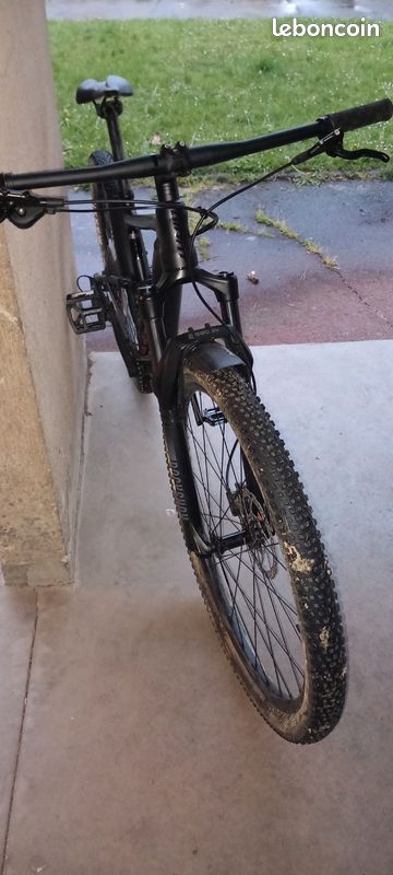 VTT tout suspendu GIANT (image 1)