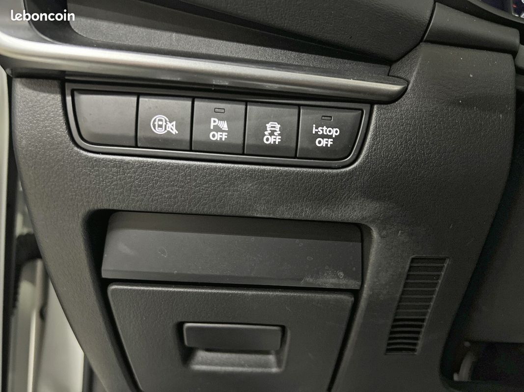 MAZDA Mazda3 5 portes 2.0L e-SKYACTIV-G M Hybrid 122 ch BVM6 Prime-Line (image 19)