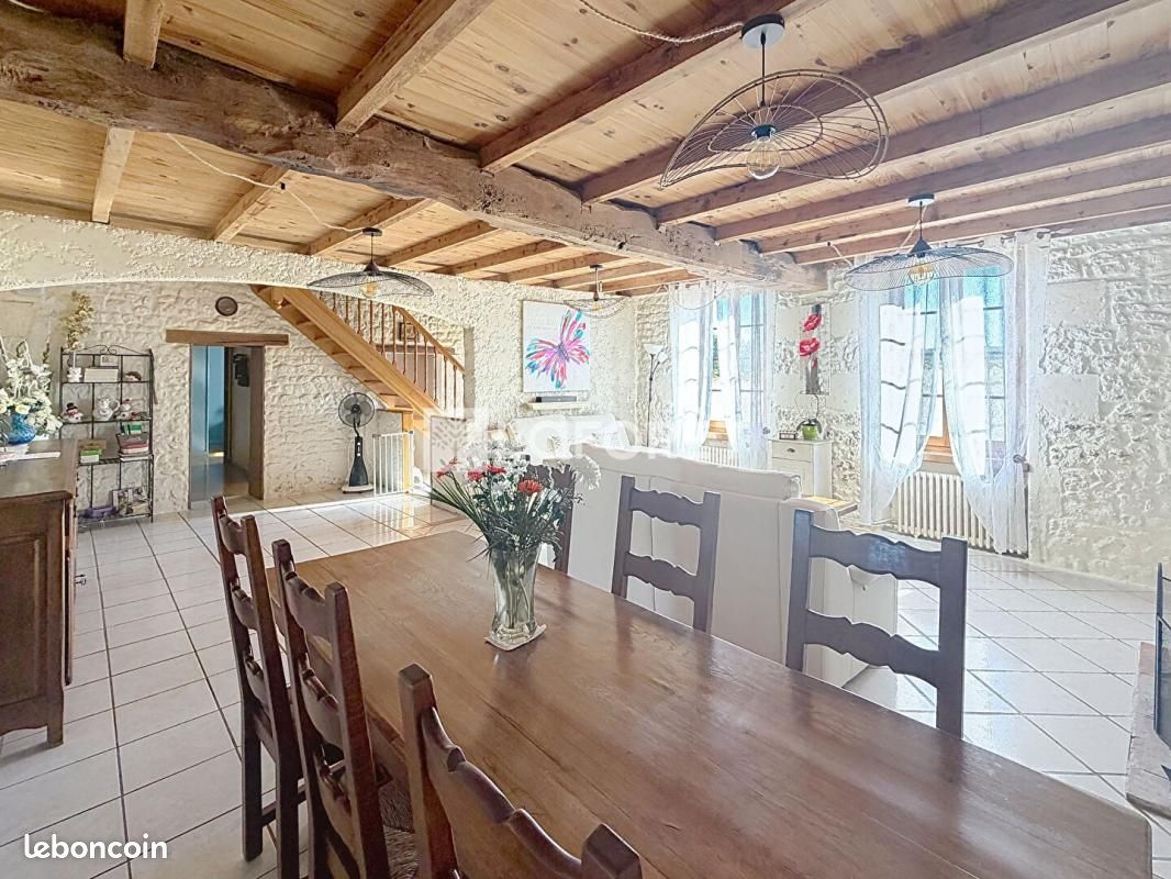 Maison 5 pièces 188 m² · à Arthenac · 188 m² · 299 000 €