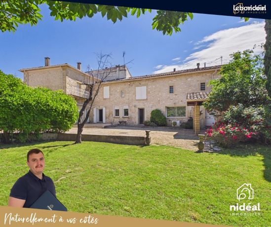 Maison 7 pièces 221 m²