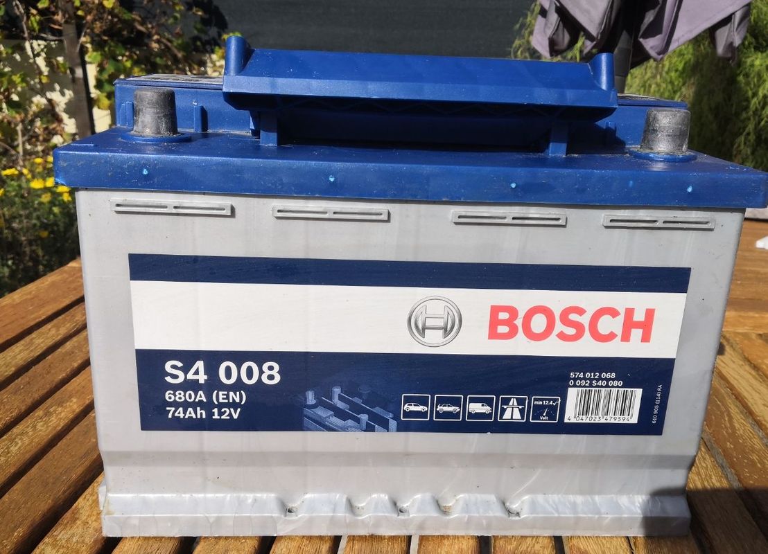 Batterie voiture Bosch S4-008 - 74Ah / 680A - 12V - Équipement auto