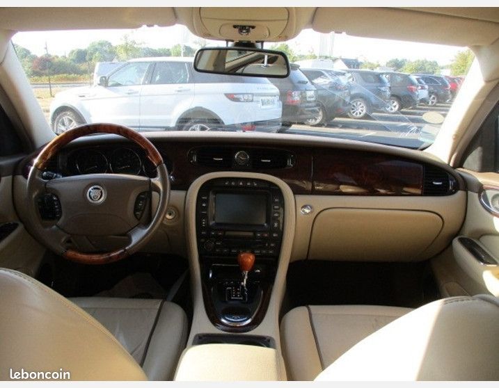 Jaguar XJ8 2.7D V6 BI-TURBO SPIRIT OF LEGEND (image 9)