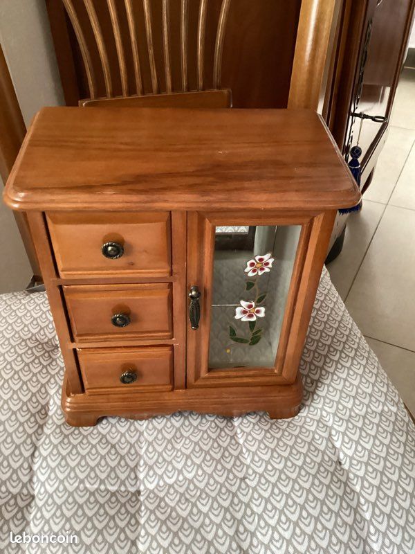 Armoire coffre à bijoux (image 1)
