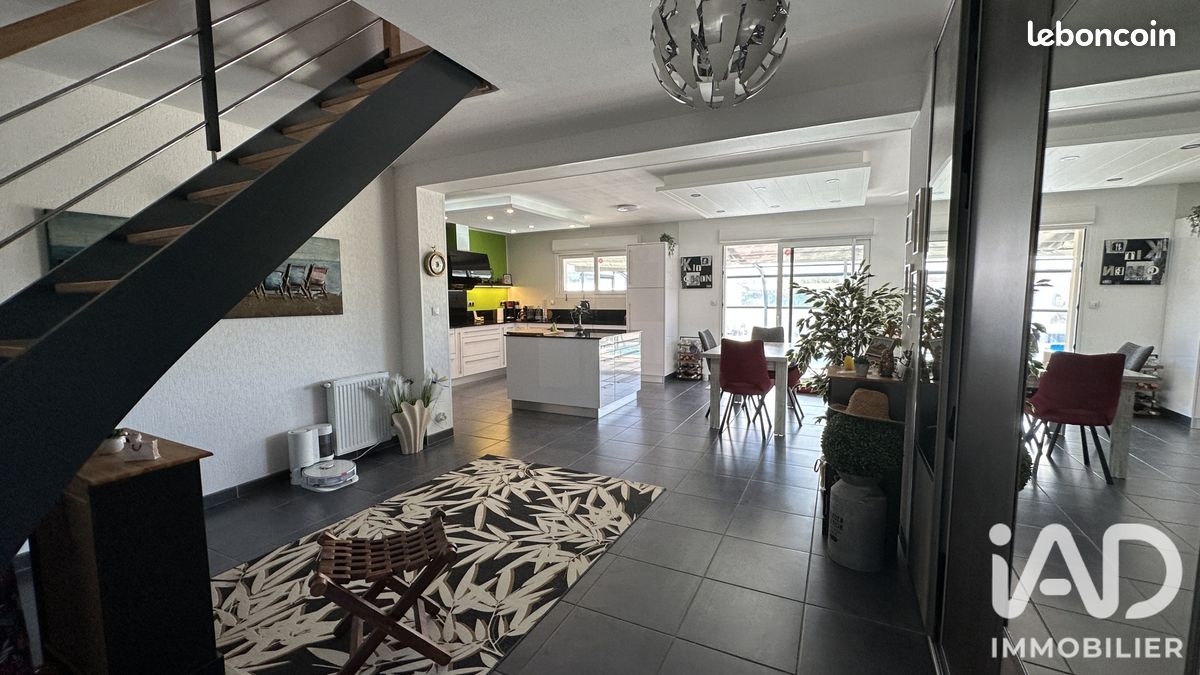 Maison 8 pièces 158 m² · à Saint-Benoist-sur-Mer · 158 m² · 420 000 €
