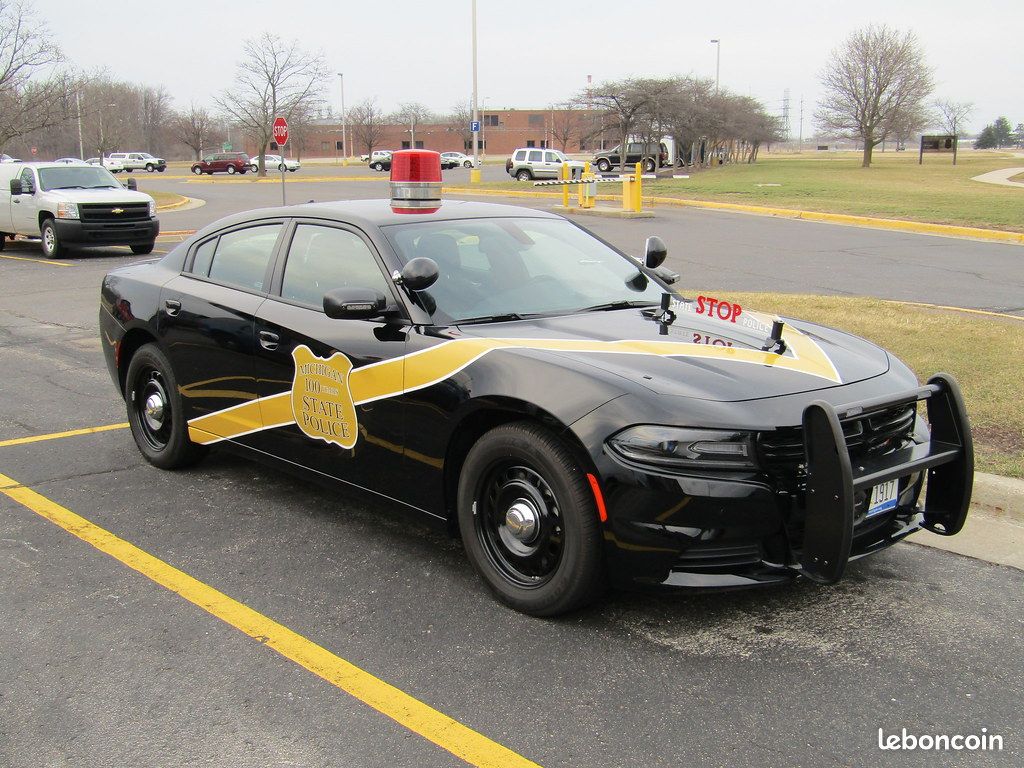 Dodge charger Police V8 5,7L AWD (image 1)
