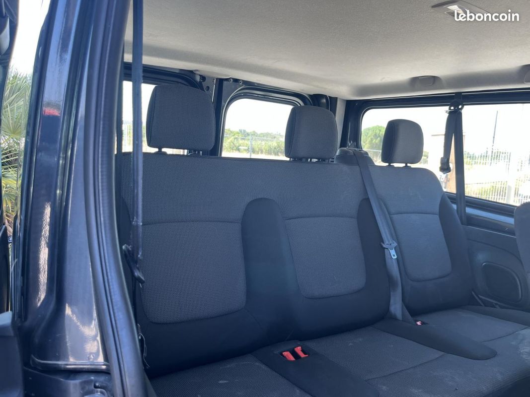 RENAULT TRAFIC 2.0 Energy dCi - 150 CV III COMBI 9 PLACES L2H1 PHASE 3 R LINK (image 11)