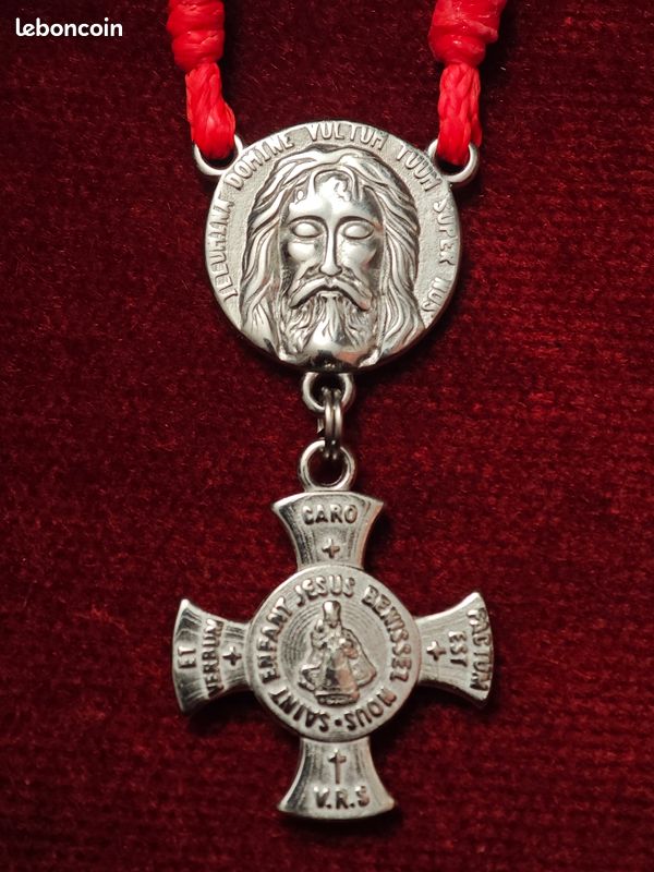 Ancien Pendentif/médaille En Métal Argenté Sainte Thérèse De L'Enfant Jésus - Vintage - Occasion