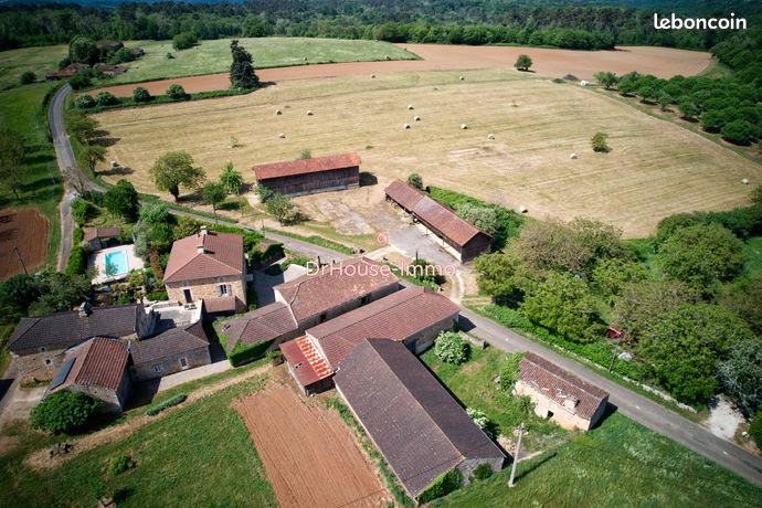 Maison 11 pièces 360 m²