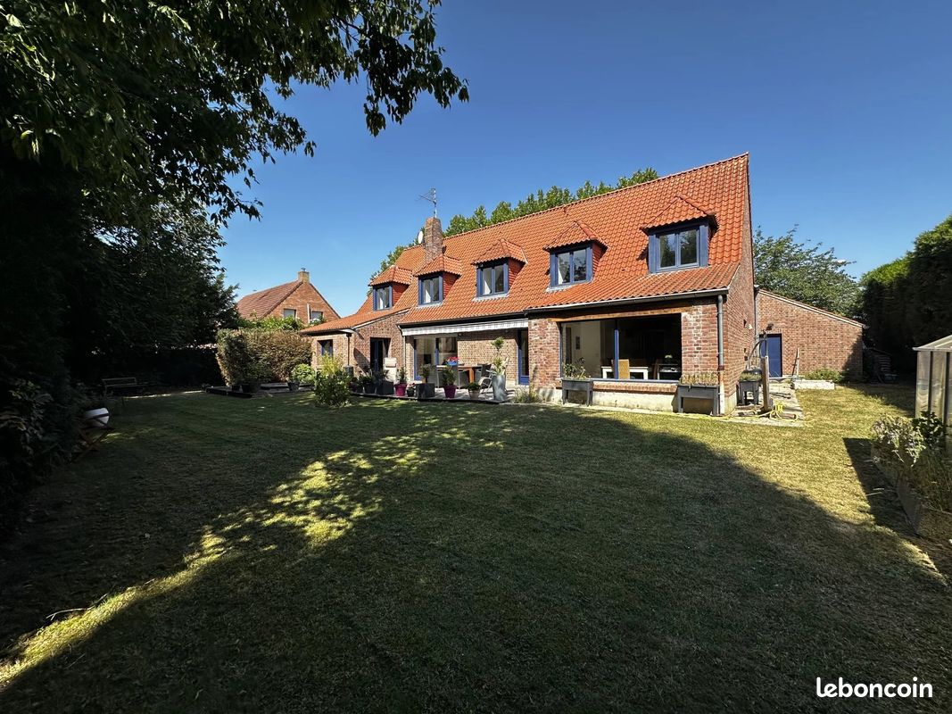 Maison 7 pièces 258 m² · à Leers · 258 m² · 799 000 €
