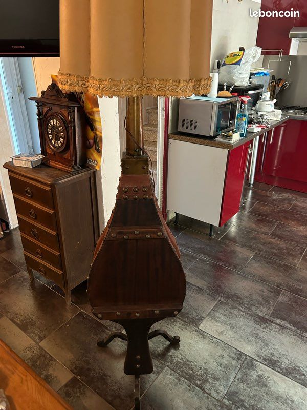 Lampadaire vintage avec abat jour (image 1)