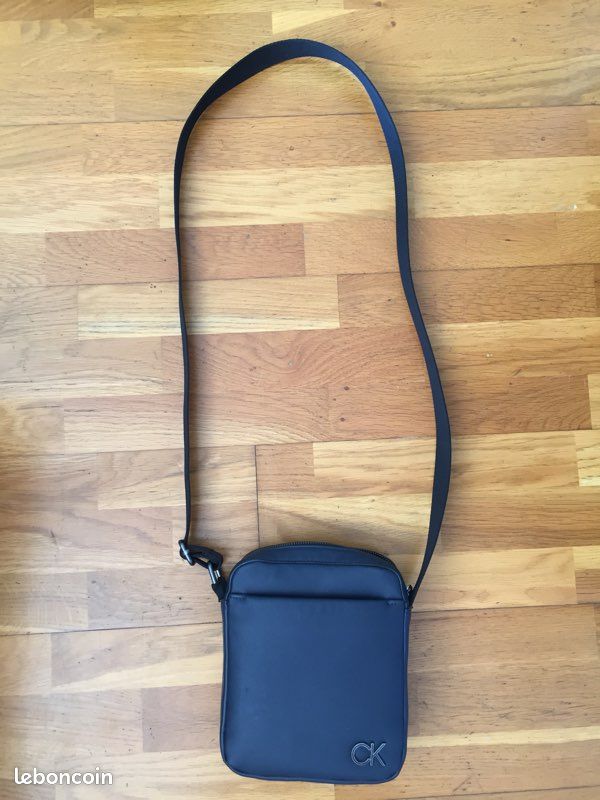 Sacoche Calvin Klein (image 1)