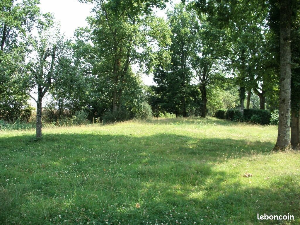 Terrain 600 m² · à Sainte-Eulalie · 600 m² · 120 000 €
