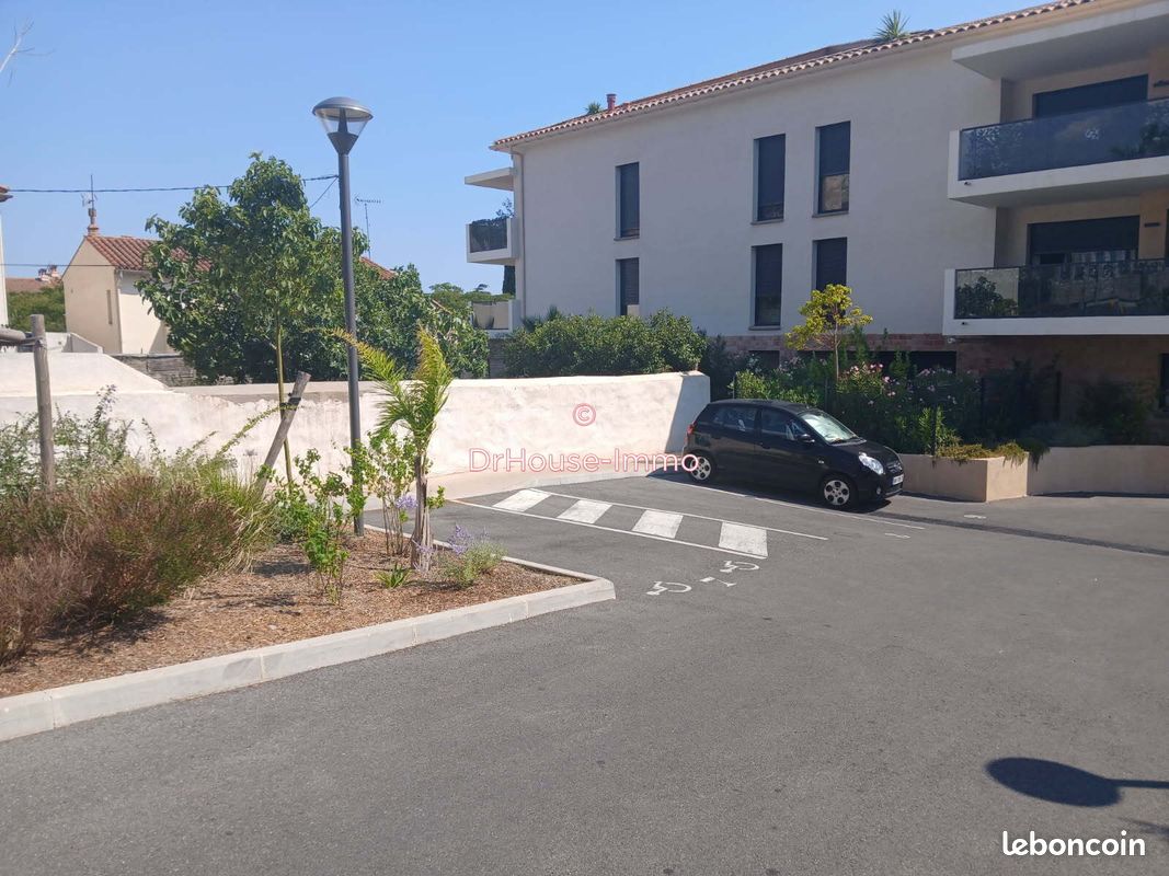 Parking 96 m² · à Toulon · 96 m² · 99 900 €