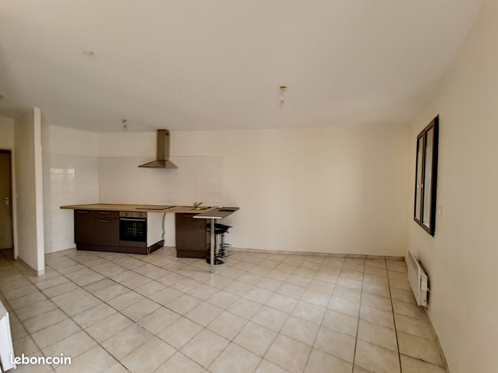 Appartement 2 pièces 44 m² · à Salon-de-Provence · 44 m² · 685 €/mois
