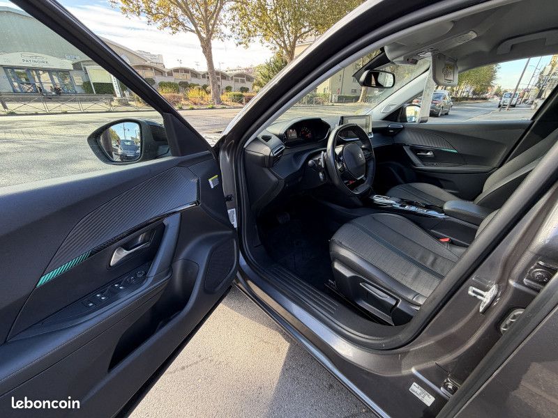 Peugeot 2008 1.5 BLUEHDI 130CH S&S ALLURE EAT8 (image 4)