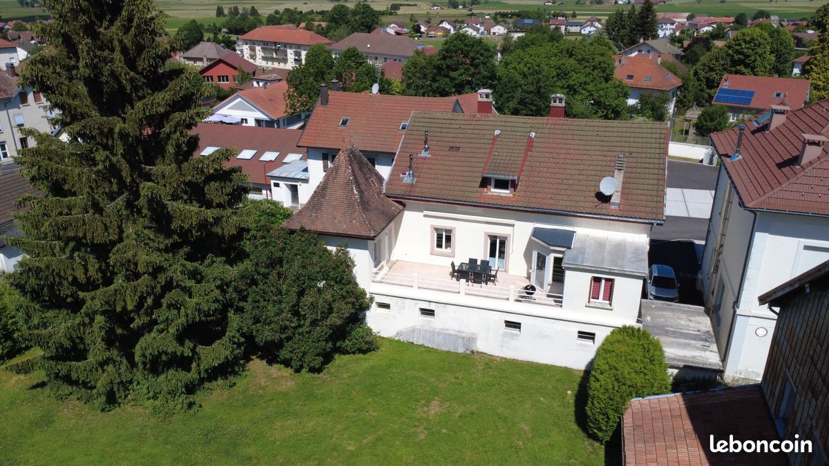 Maison 10 pièces 215 m² · à Damprichard · 215 m² · 399 000 €