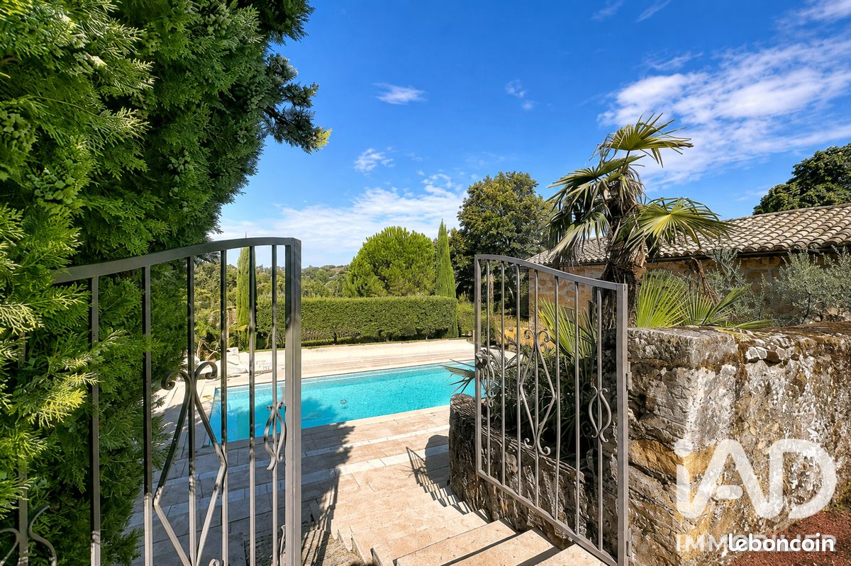 Propriété 9 pièces 220 m² (image 3)