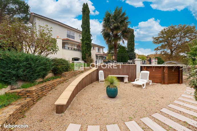 Maison 6 pièces 201 m²
