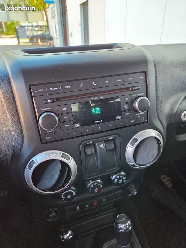 Jeep Wrangler UNLIMITED SAHARA 3.8 V6 BVA 4X4 - HARD TOP - 84 000 KM (image 13)