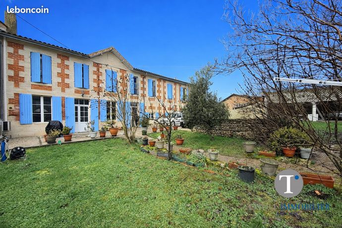 Maison 9 pièces 225 m²