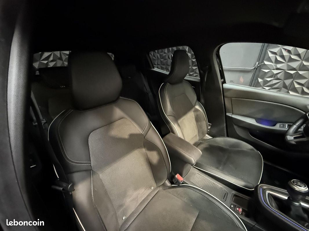 RENAULT CLIO 5 INTENS EDITION ONE 1.0l 100CH CAMERA 360 SIEGES ET VOLANT CHAUFFANTS CARPLAY BOSE GTIE 12 MOIS (image 20)