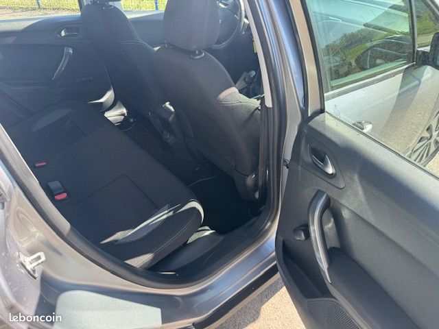 Peugeot 2008 1.6 BlueHDi 100ch S&S BVM5 Active (image 13)
