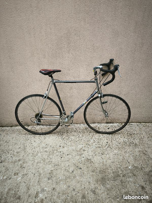 Vélo de course taille XL équipé en Shimano série 105 Vélos