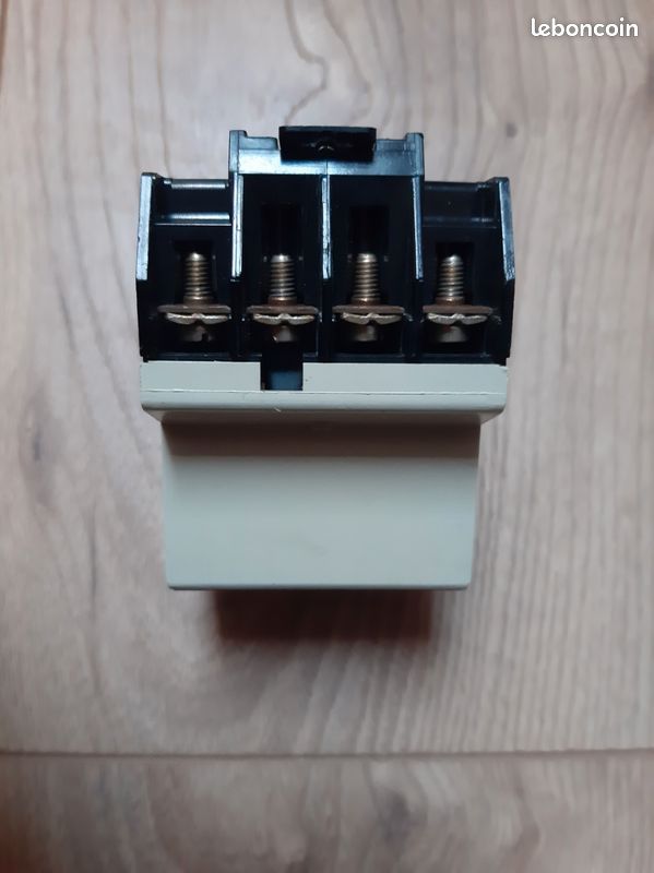 Contacteur Merlin Gerin CT 15380 – 2x20A, Occasion, Fonctionnel