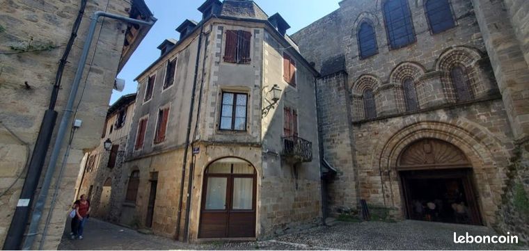 Maison en pierres Beaulieu sur Dordogne
