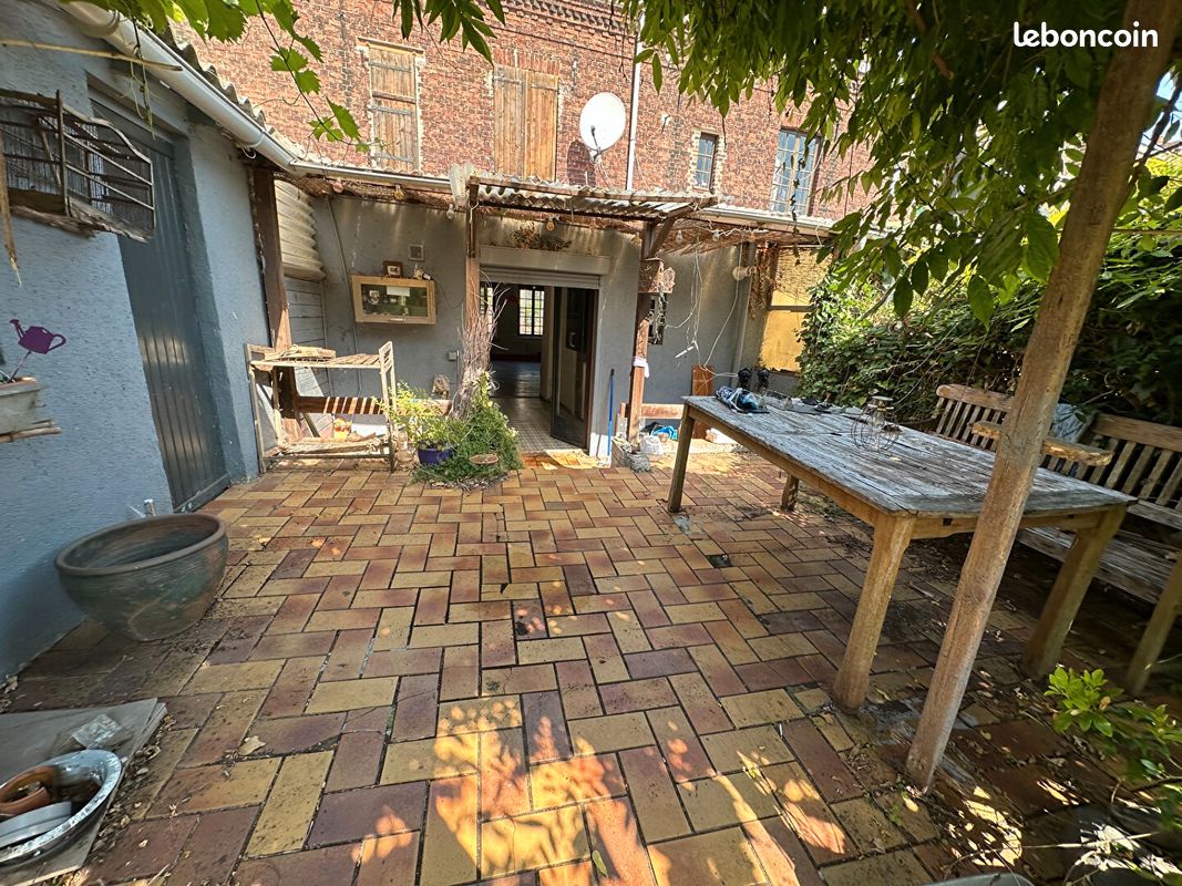 Maison 5 pièces 100 m² · à Saint-André-lez-Lille · 100 m² · 250 000 €