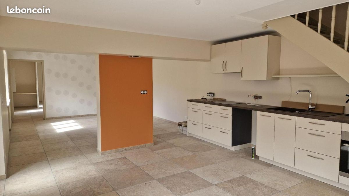 Maison 4 pièces 119 m² · à Vieu-d'Izenave · 119 m² · 1 000 €/mois