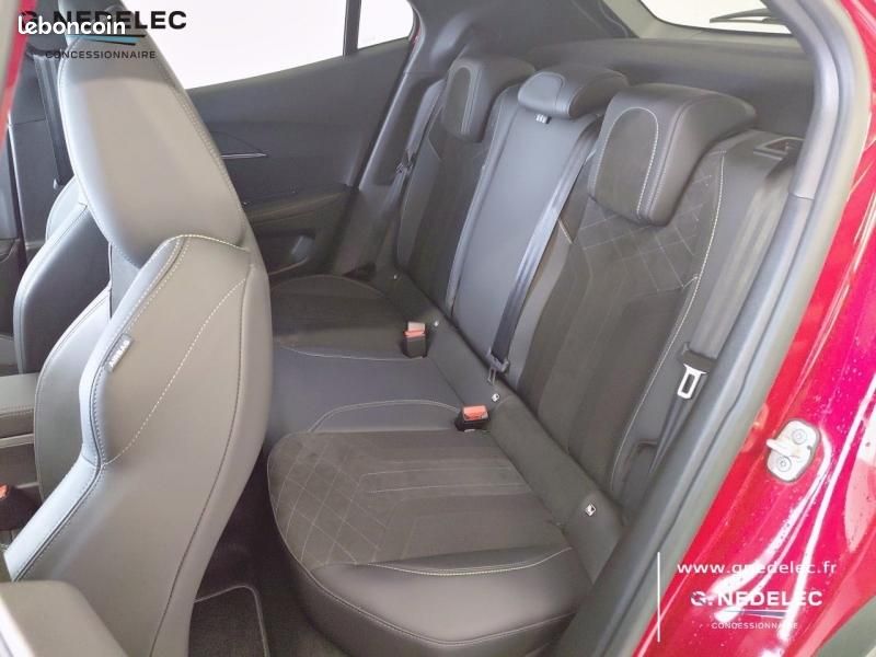 Peugeot 2008 1.2 PureTech 130ch S&S GT EAT8 (image 10)