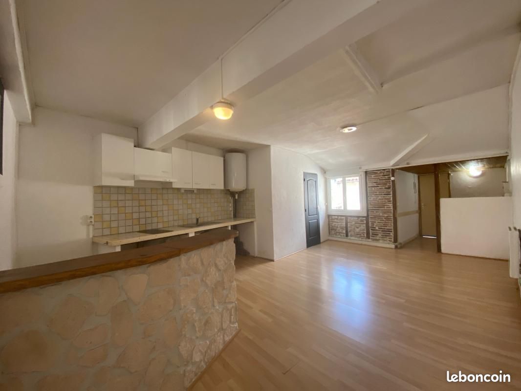 Appartement 2 pièces 54 m² · à Castres · 54 m² · 426 €