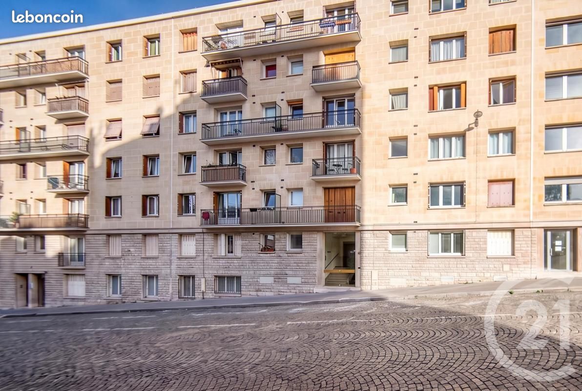 Appartement 2 pièces 43 m² · à Paris · 43 m² · 379 000 €