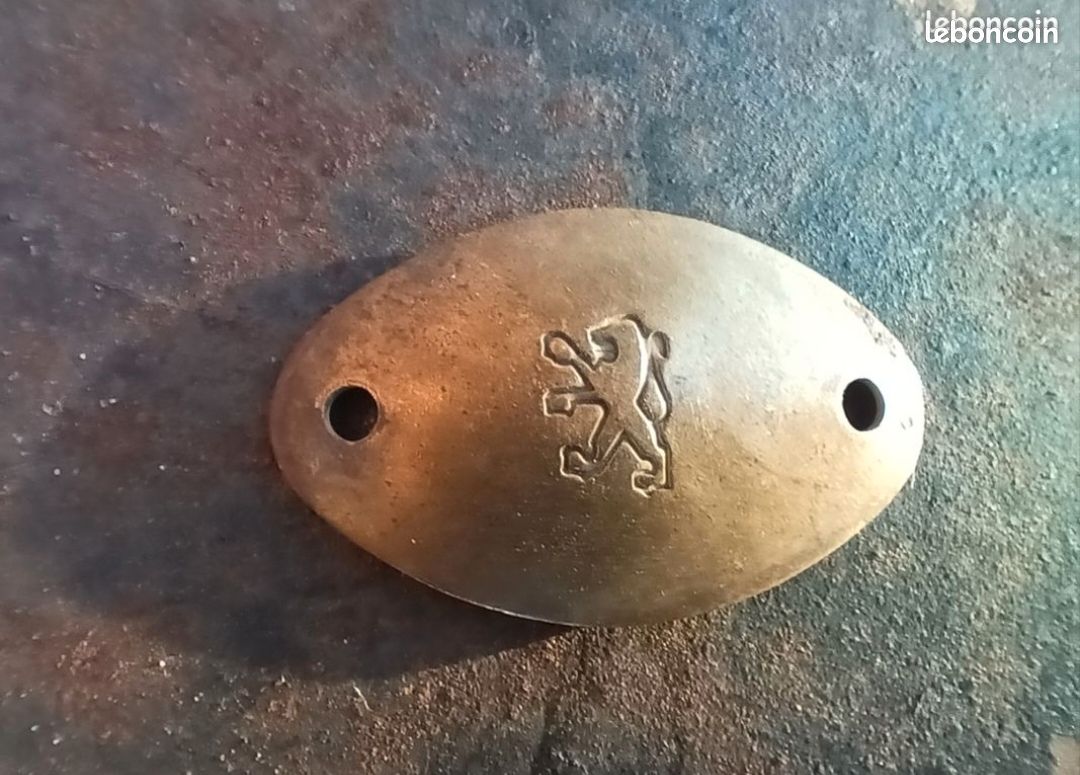 Armée de l'air - Rare ancien bouton de col en métal émaillé, BAC B.A.C