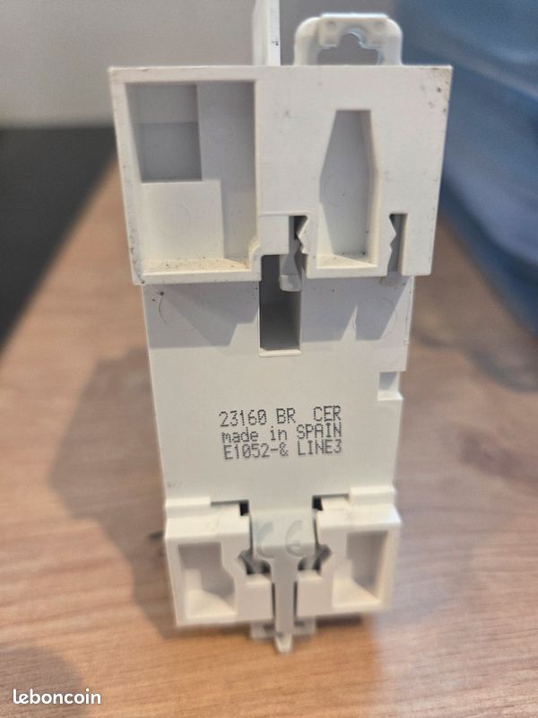 Schneider Interdif 23160 Et 23162 - Pièces D'occasion Pour Installations électriques